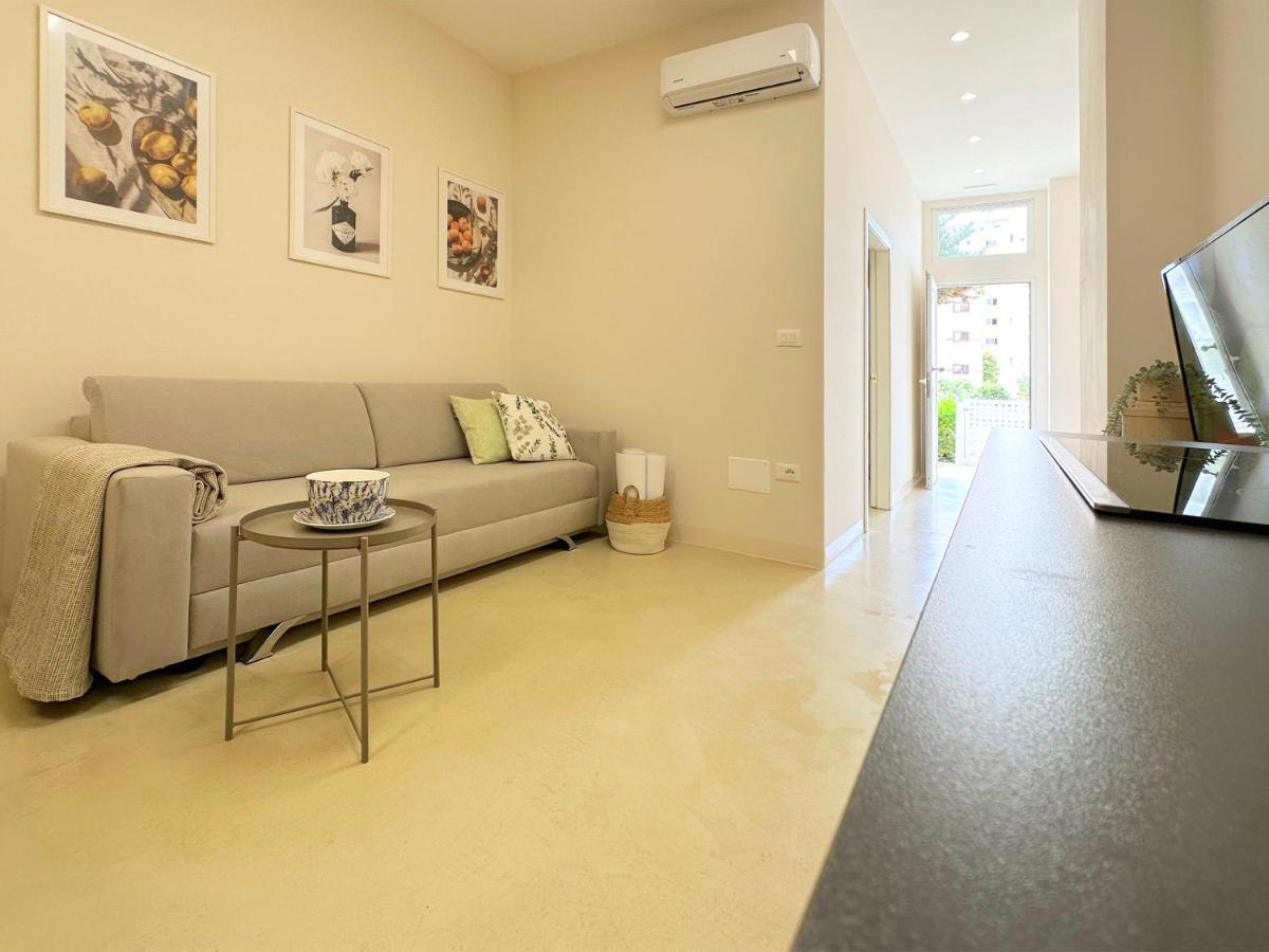 13 Eur For Monthly Stay - Home By The Sea - Hbs Golem  Dış mekan fotoğraf
