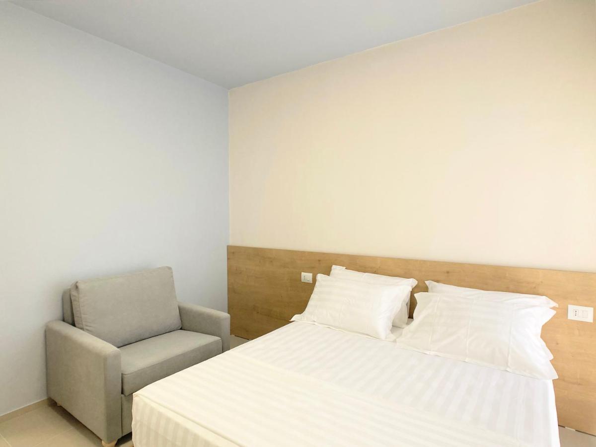 13 Eur For Monthly Stay - Home By The Sea - Hbs Golem  Dış mekan fotoğraf